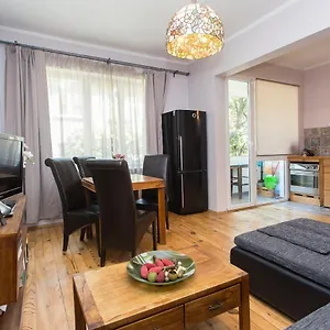  Апартаменты Colorful 2bdr In The Center